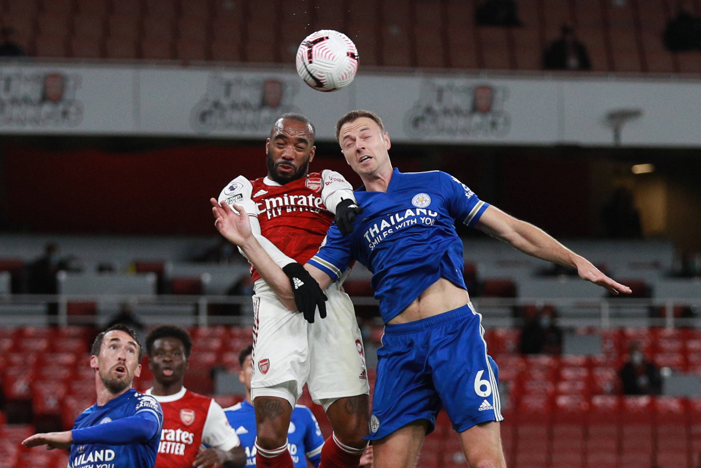 阿迪达斯等 阿迪达斯等